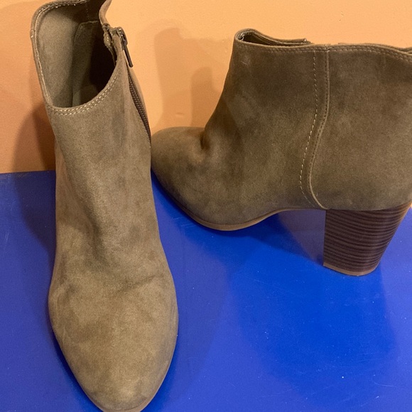 Boots - Picture 1 of 8